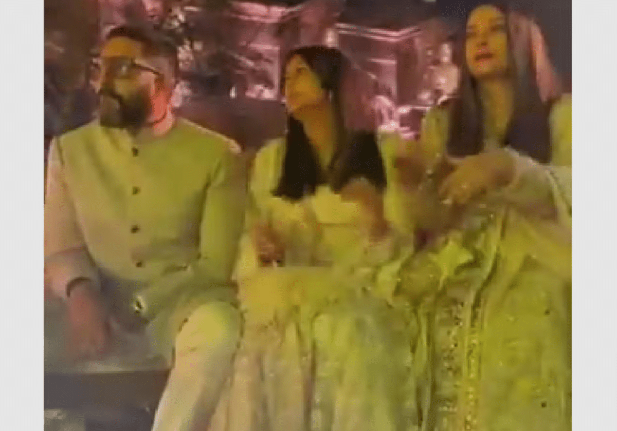 Abhishek, Aishwarya And Aaradhya Bachchan Enjoying The Evening